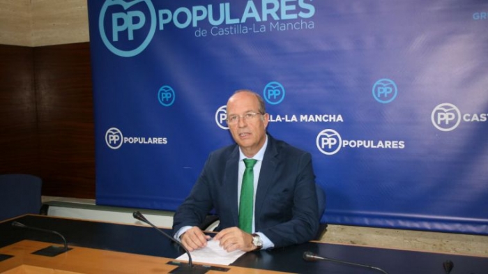 Tortosa exige a Page que termine con la incertidumbre que generan los continuos anuncios de suprimir autobuses en Cuenca