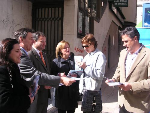 Pulido: 'Hay dos formas muy distintas de gobernar: la del PP, creando puestos de trabajo, y la del PSOE, congelando las pensiones'