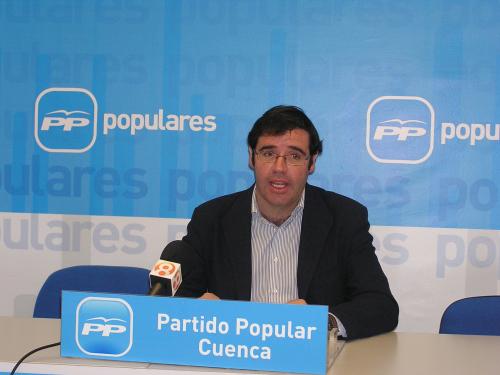 Prieto asegura que las políticas del PSOE son las mismas con independencia de donde gobiernen, 'sólo hay que ver la deuda de Barreda y la de Ávila'