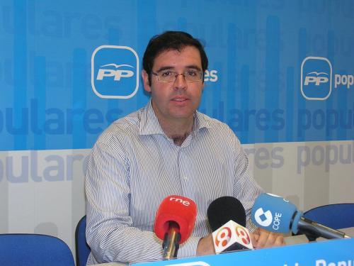 Prieto lamenta que Barreda haya convertido esta legislatura ?en la de sus cuatro amigos? y no en la de los 202.000 parados