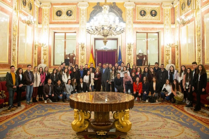 Catalá y Bonilla acompañan a alumnos de la Facultad de Ciencias Sociales de Cuenca en su visita al Congreso de los Diputados