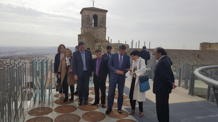 Catalá y Prieto visitan la rehabilitación del Castillo de Garcimuñoz