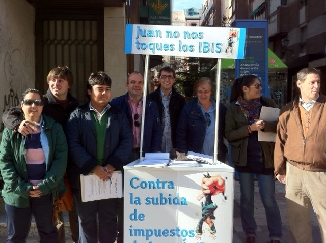 Cientos de conquenses se adhieren a la campaña contra la subida de impuestos de Ávila