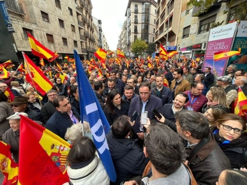 Prieto anima a acudir mañana a la manifestación de Madrid, "no hay un solo día que Pedro Sánchez deje de llevar a España a la deriva"