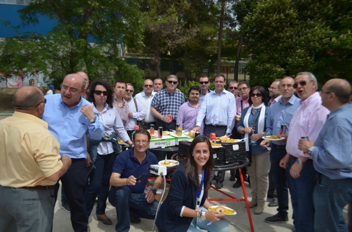 Gran ambiente en la paella popular que ha celebrado hoy el PP de Cuenca