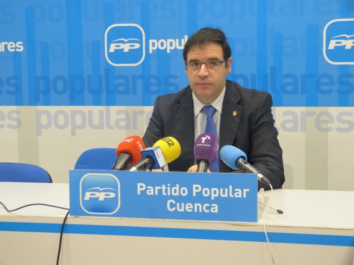 Prieto traslada el convencimiento del PP de que en el año 2014 “se empezará a crear empleo en España”