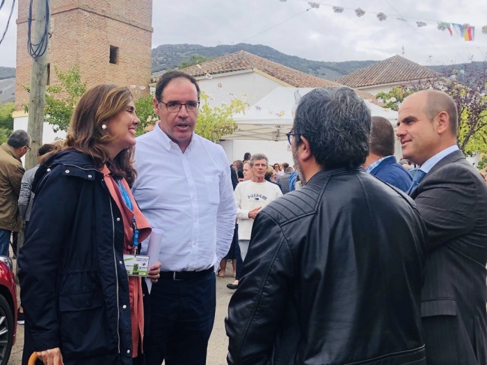 Prieto anima a los municipios a “aunar a los colectivos para impulsar las oportunidades del territorio y así frenar la despoblación”